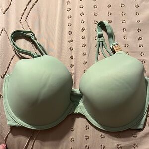 PINK Victoria's Secret Green T-Shirt Bra with Molded Cups